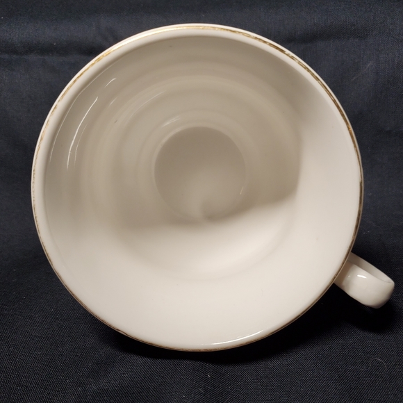 Queen Anne England Bone China Tea Cup - Picture 6 of 6